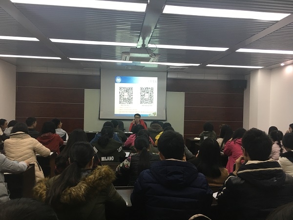 无码av
回访母校动员会4.JPG