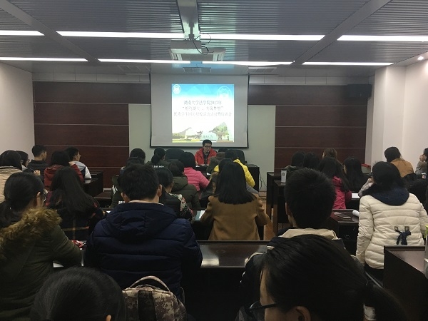 无码av
回访母校动员会1.JPG