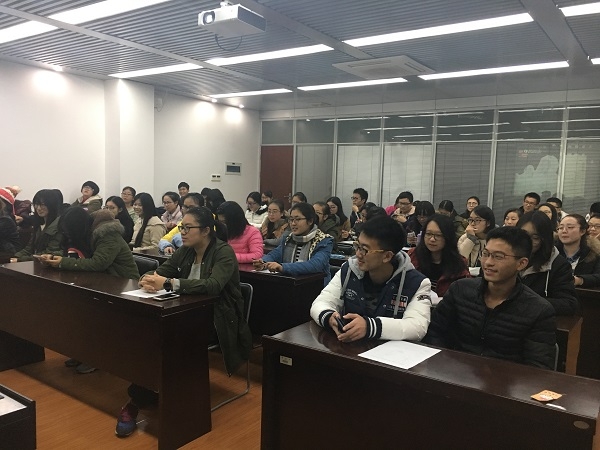无码av
回访母校动员会5.JPG